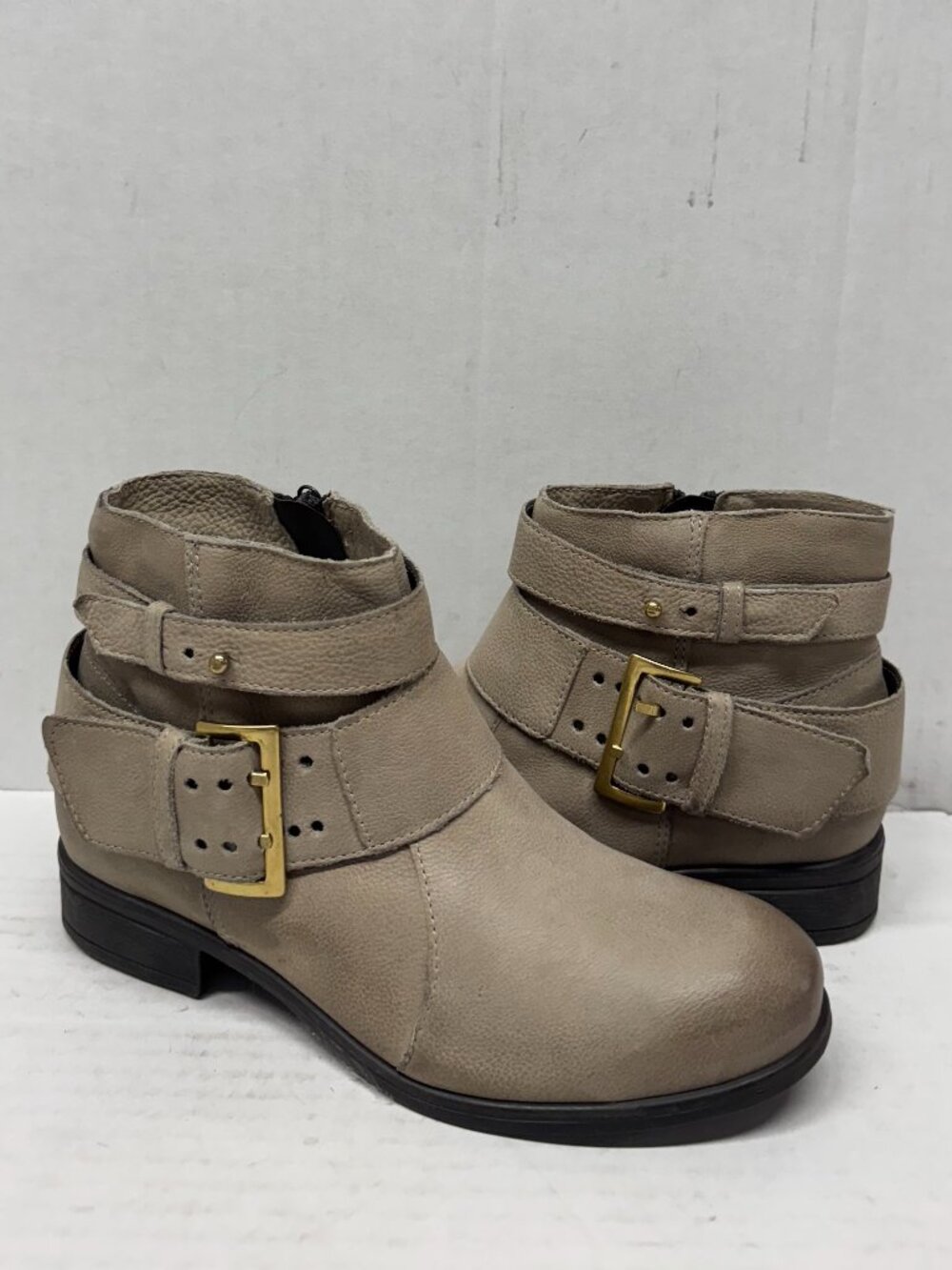 MIZ MOOZ LEATHER BUCKLE BOOTS SIDE ZIP TAUPE 37EU / 7US NEW # Z-255